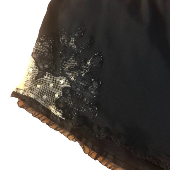 Vintage 1990’s/Y2K Silk & Lace Tap Pants by Luxury Designer Lola C & Co, Small - Picture 2 of 7